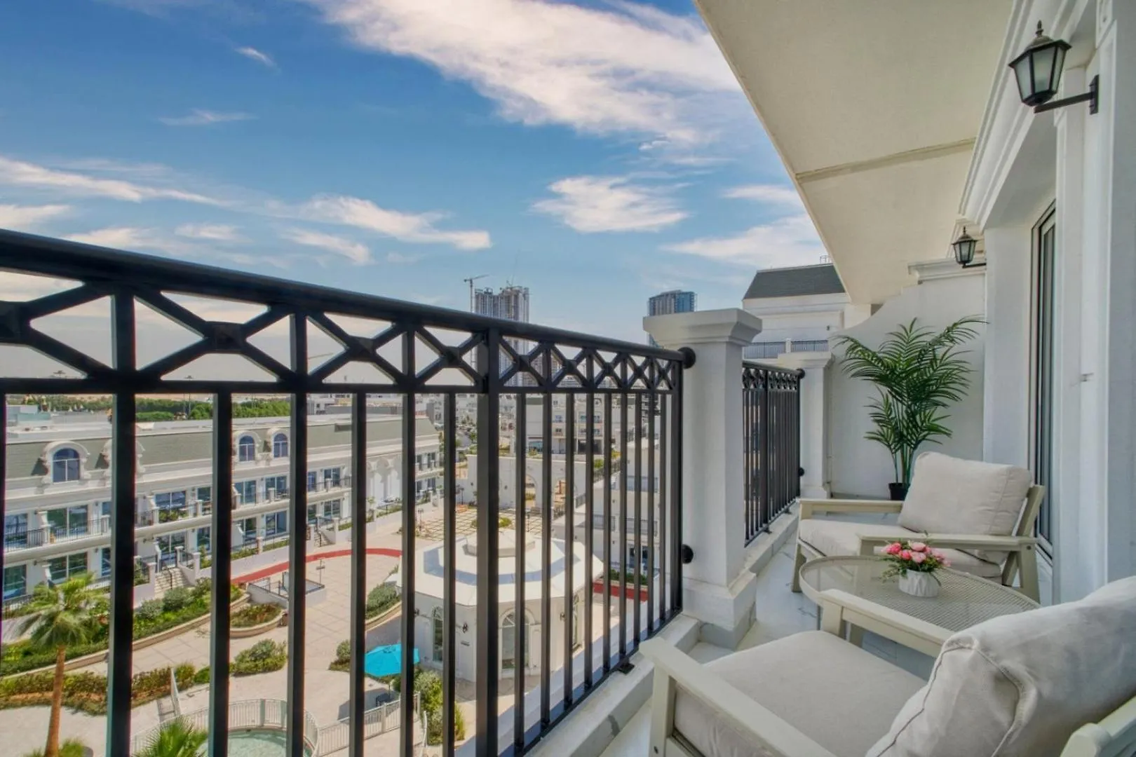 Guestready - Luxurious Retreat Near Miracle Garden Apartment Dubai