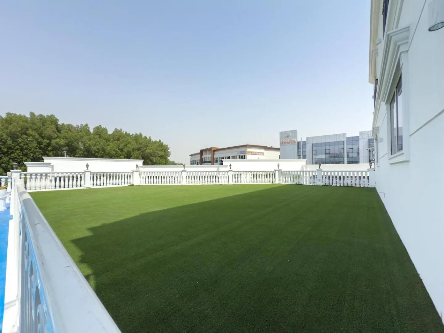 Guestready - Luxurious Retreat Near Miracle Garden Apartment Dubai